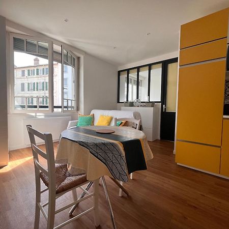 Appartement Lumineux 1 Chambre Au Coeur De Saint-Jean-De-Luz, Proche Plage Et Halles - Fr-1-239-890 Kültér fotó