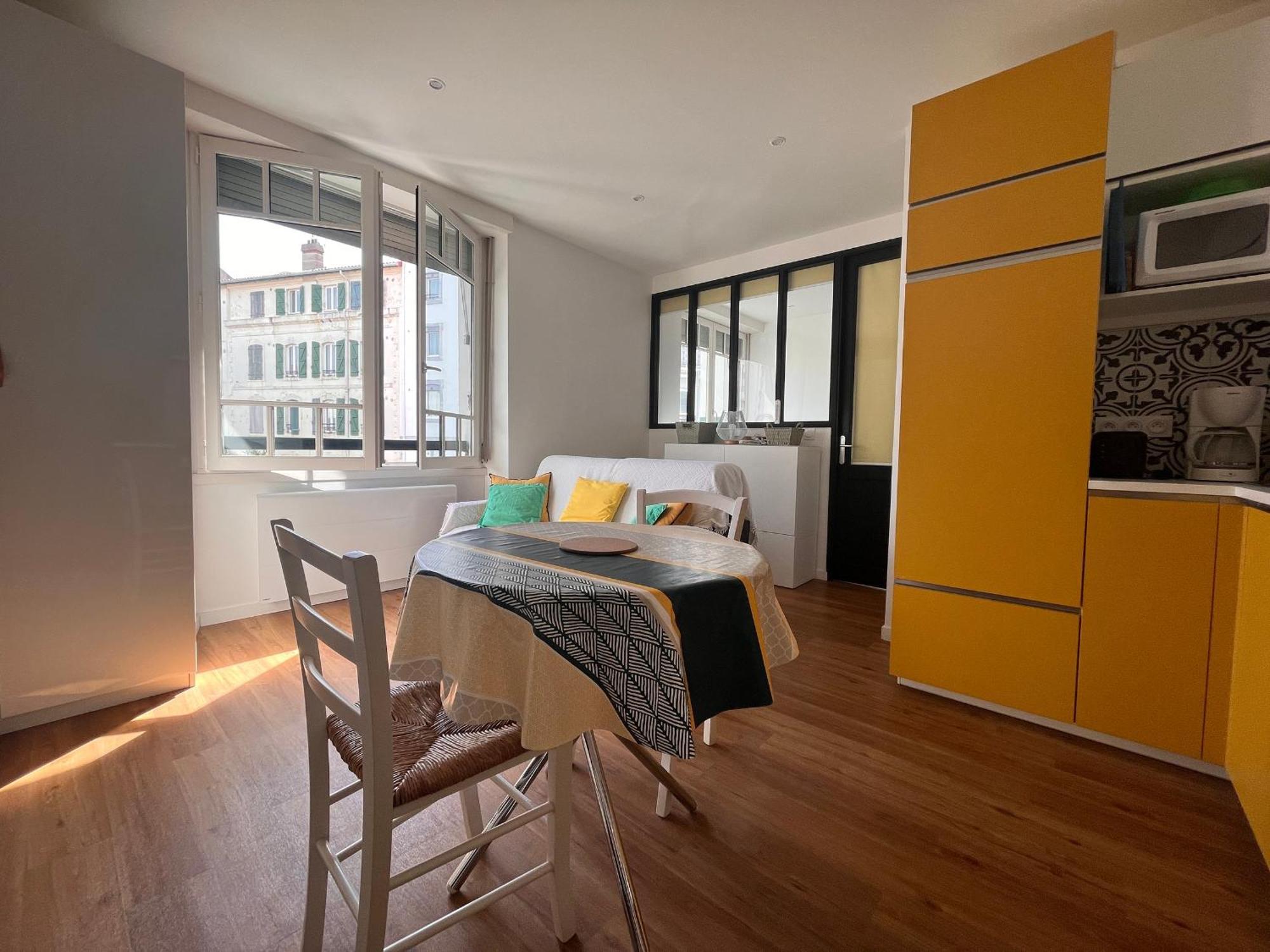 Appartement Lumineux 1 Chambre Au Coeur De Saint-Jean-De-Luz, Proche Plage Et Halles - Fr-1-239-890 Kültér fotó